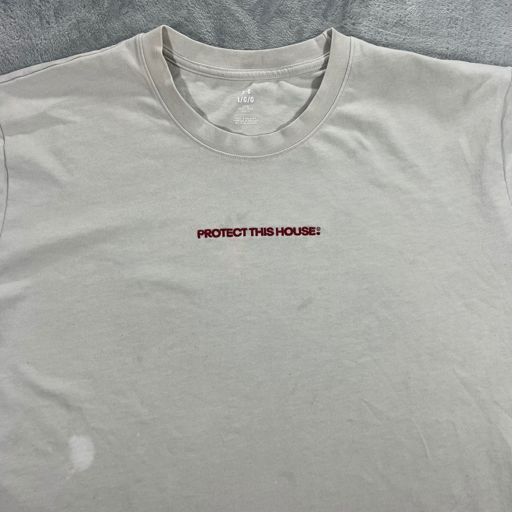 UNDER ARMOUR T-Shirt Mens Large Gray Protect This House Stained Short Sleeve Gym